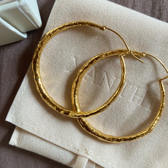 XANTHE HOUSE OF JEWELRY / Hera Hoops - Picture 3 of 3